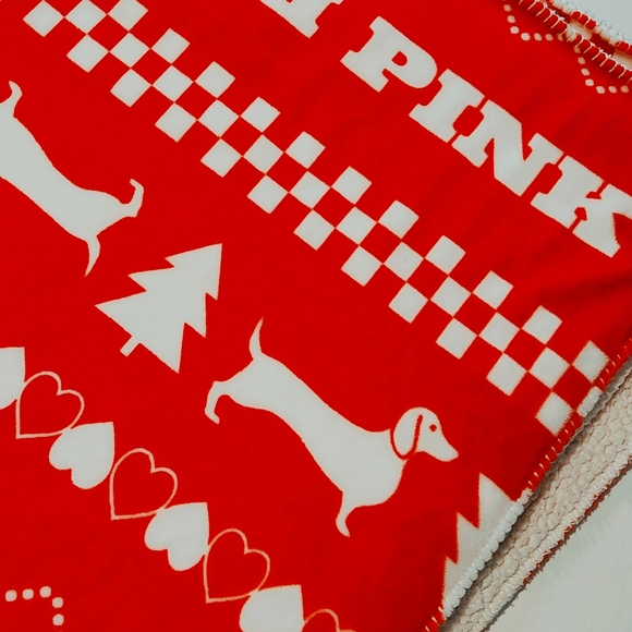 PINK Victoria's Secret Festive Red Blanket, NWOT,  Like New, - Picture 3 of 7